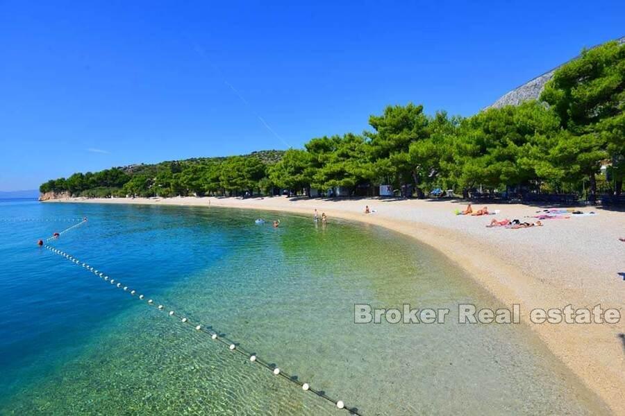Croatie, Makarska - Maison avec plusieurs appartements, première rangée de la mer
