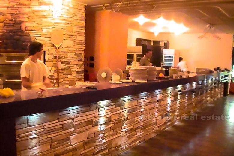 Makarska, restauracja nad morzem