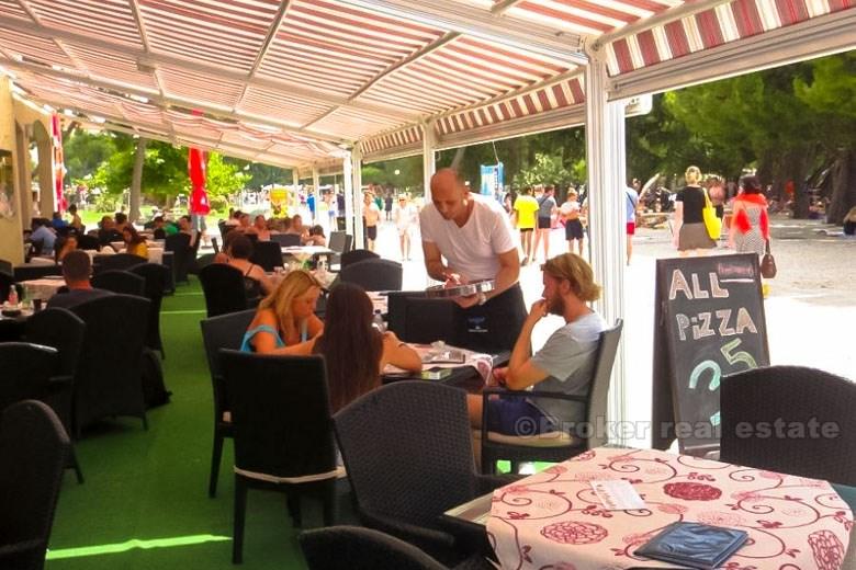 Makarska, restauracja nad morzem