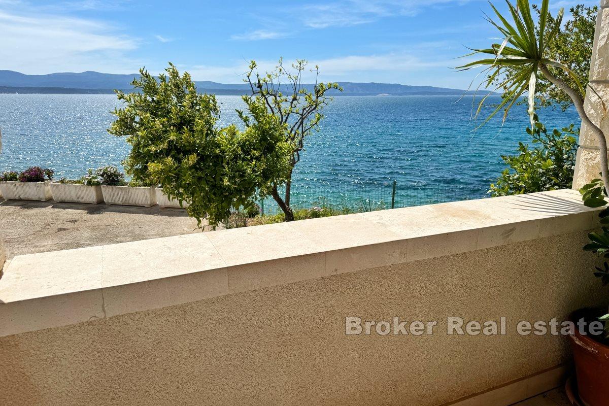 Brač - Stone house first row to the sea