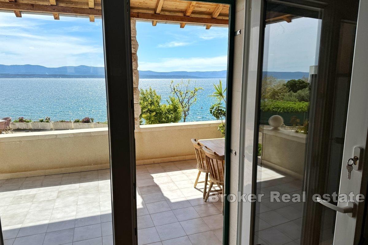 Brač - Stone house first row to the sea