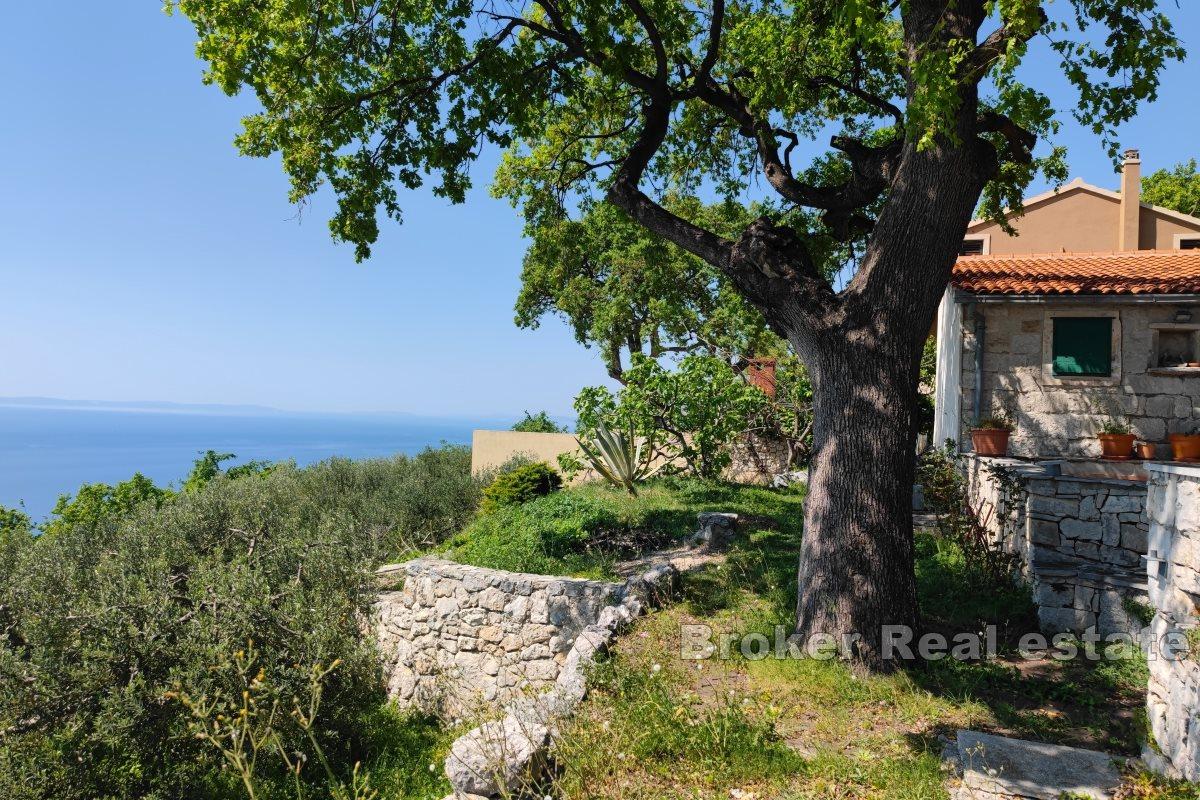 Omiš - Steinhus over stranden og havet
