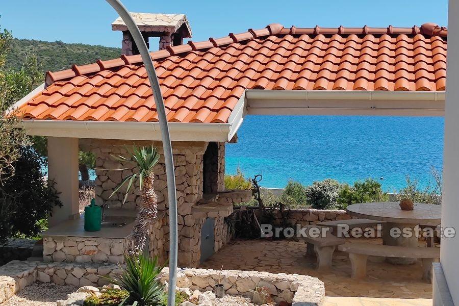 Trogir - Dům na samotě u moře a pláže