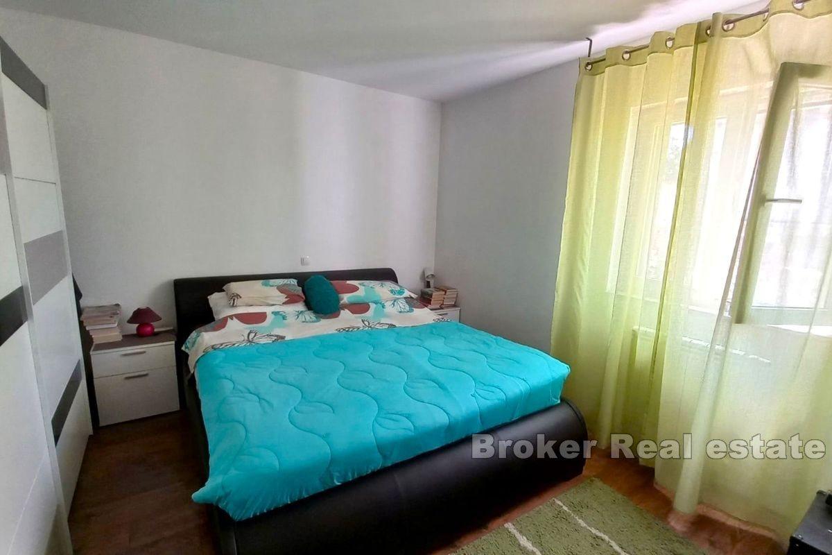 Kuća direktno uz more i plažu