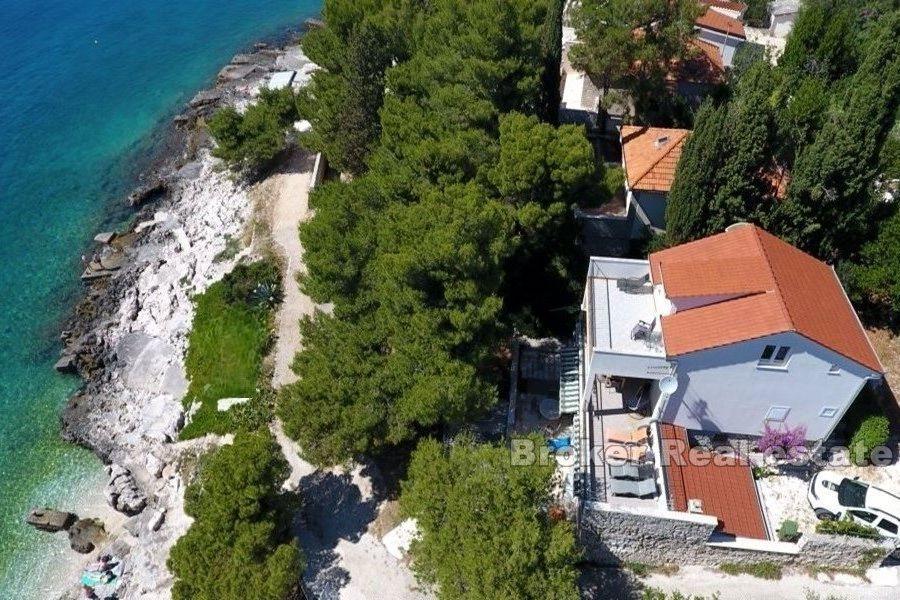 Dom w pierwszym rzędzie od morza i plaży