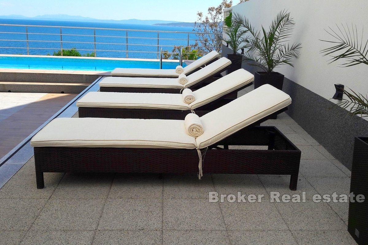 Дом у моря и пляжа