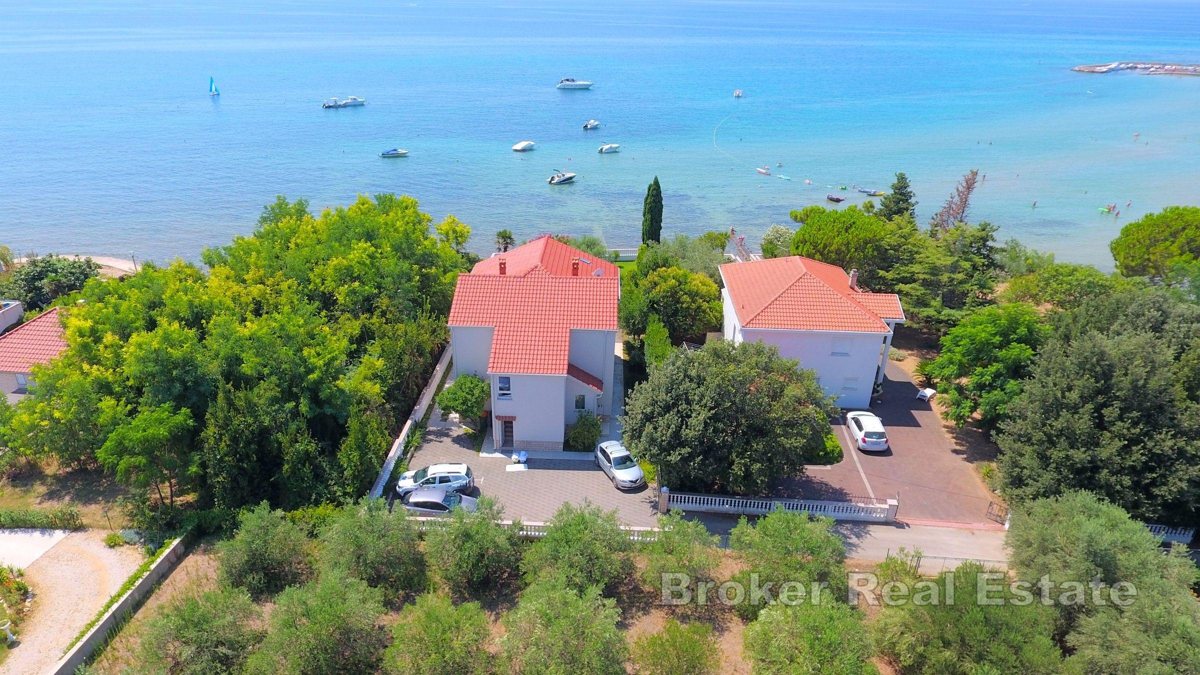 Maison au premier rang de la plage