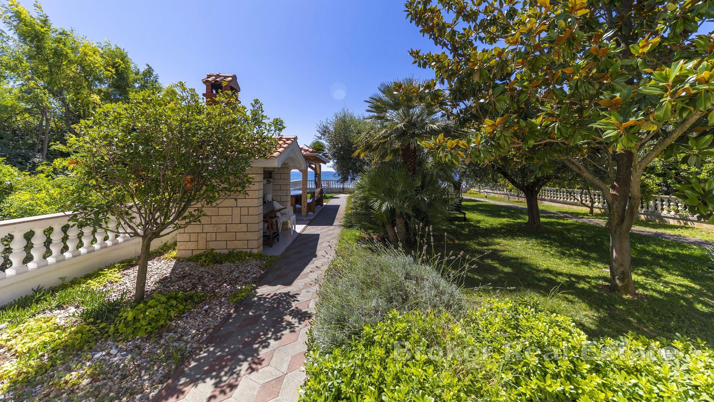 Maison au premier rang de la plage