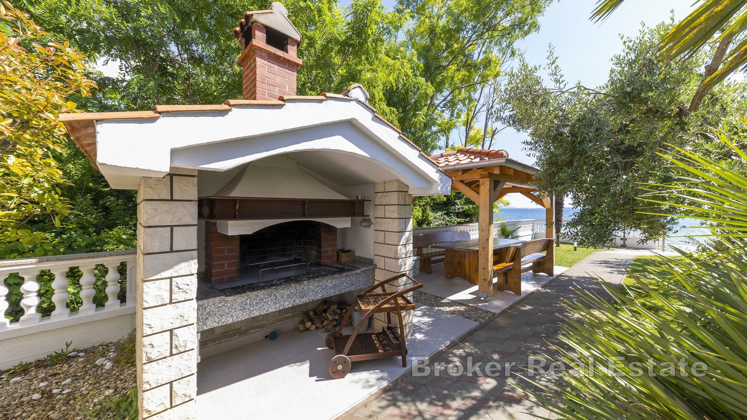 Maison au premier rang de la plage