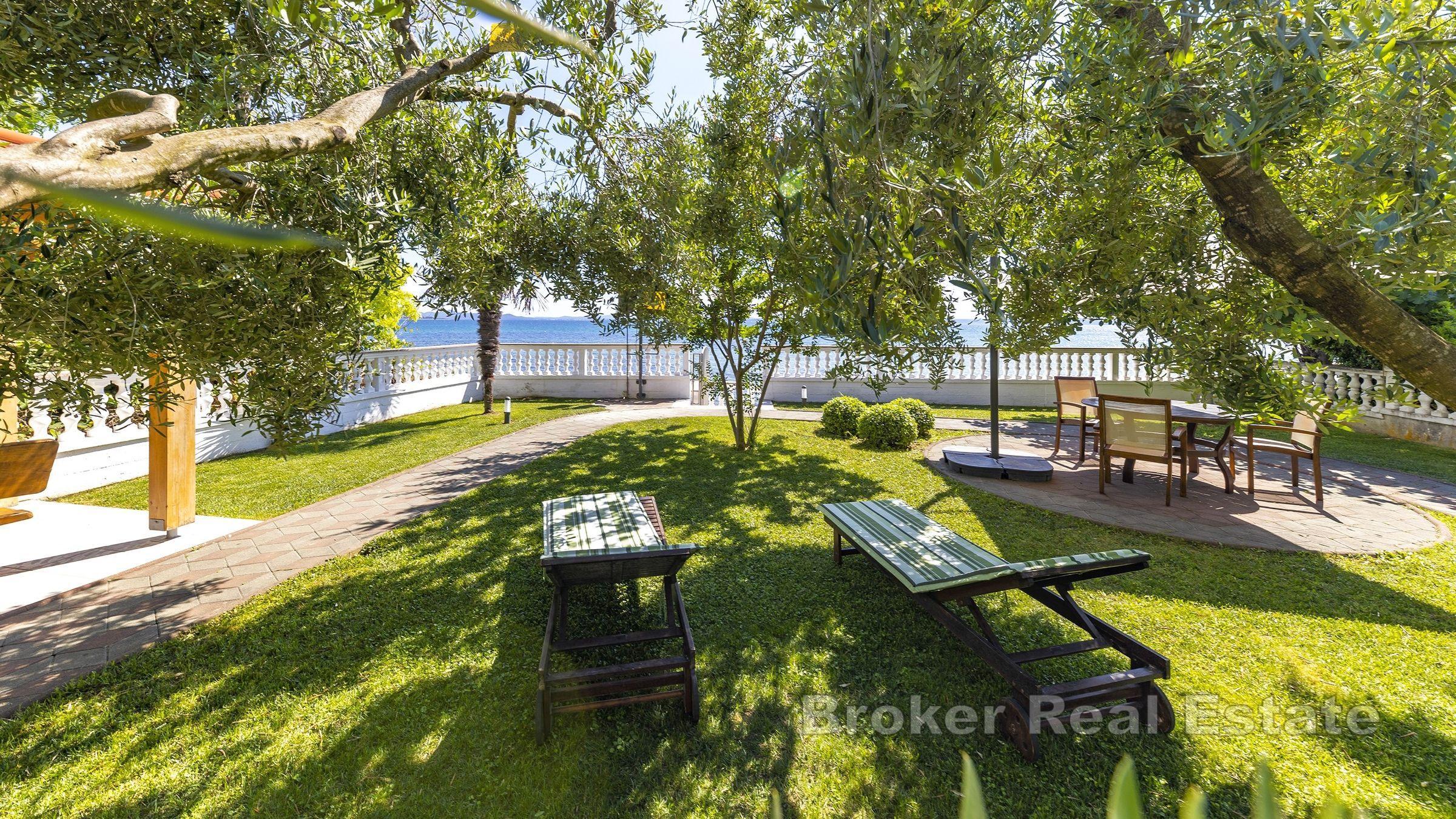 Maison au premier rang de la plage