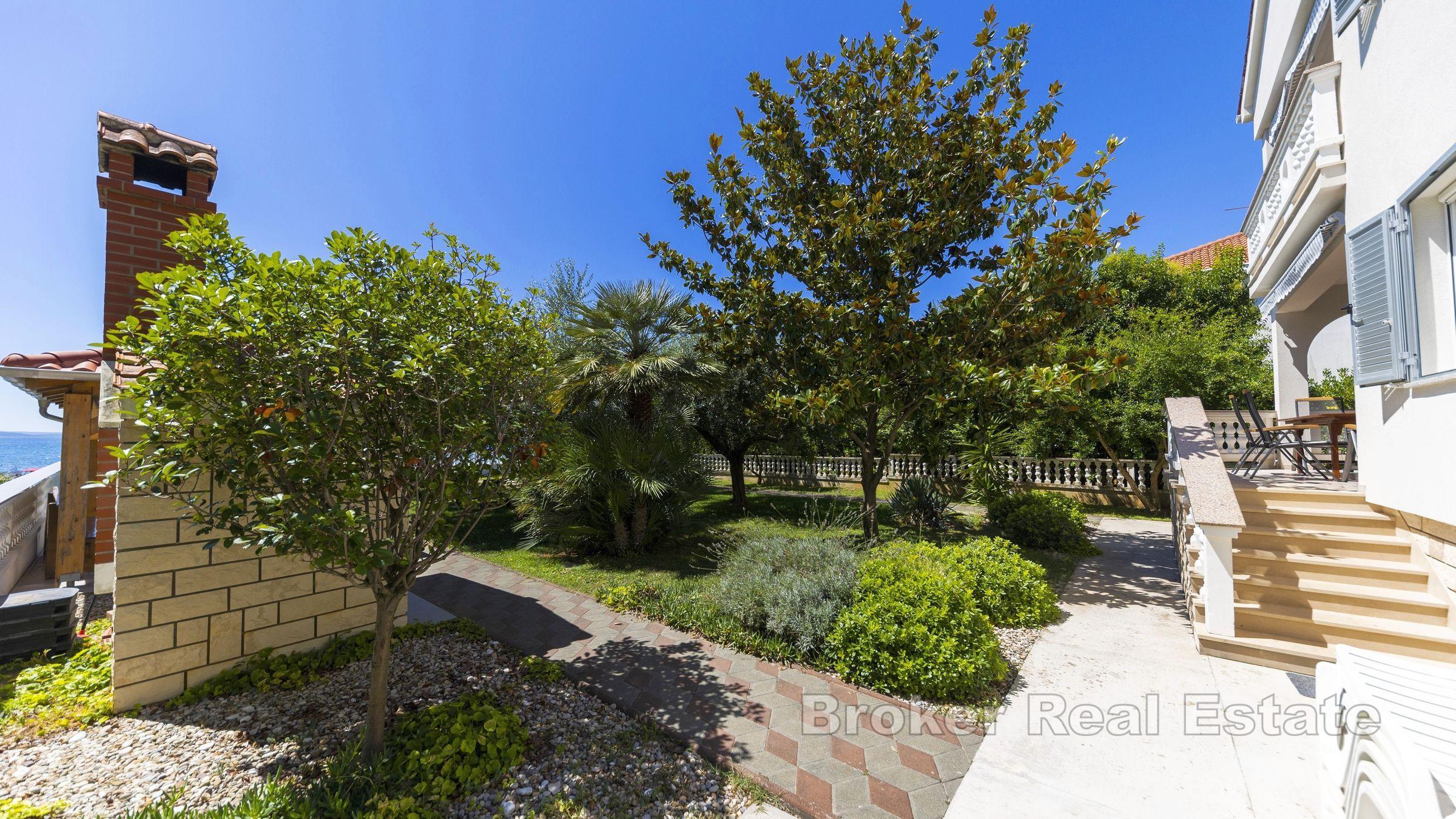 Maison au premier rang de la plage