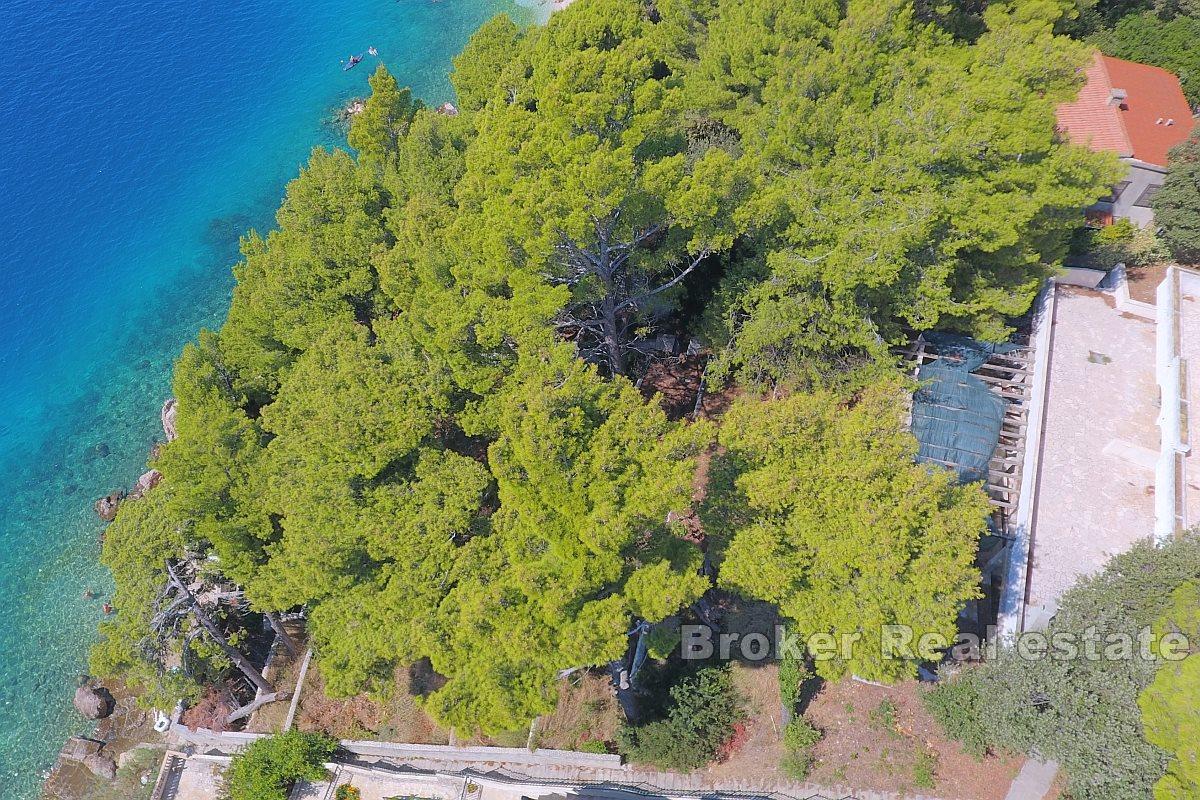 Apartment house by the beach