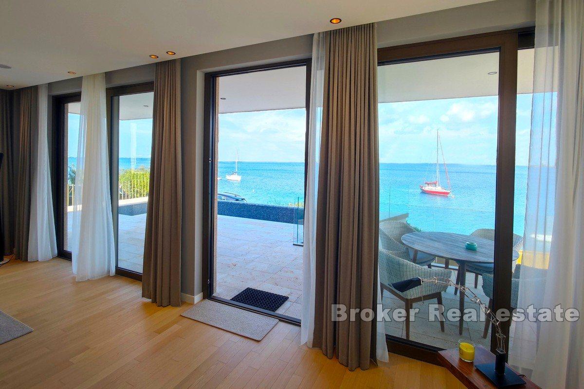 Villa moderne sur la plage