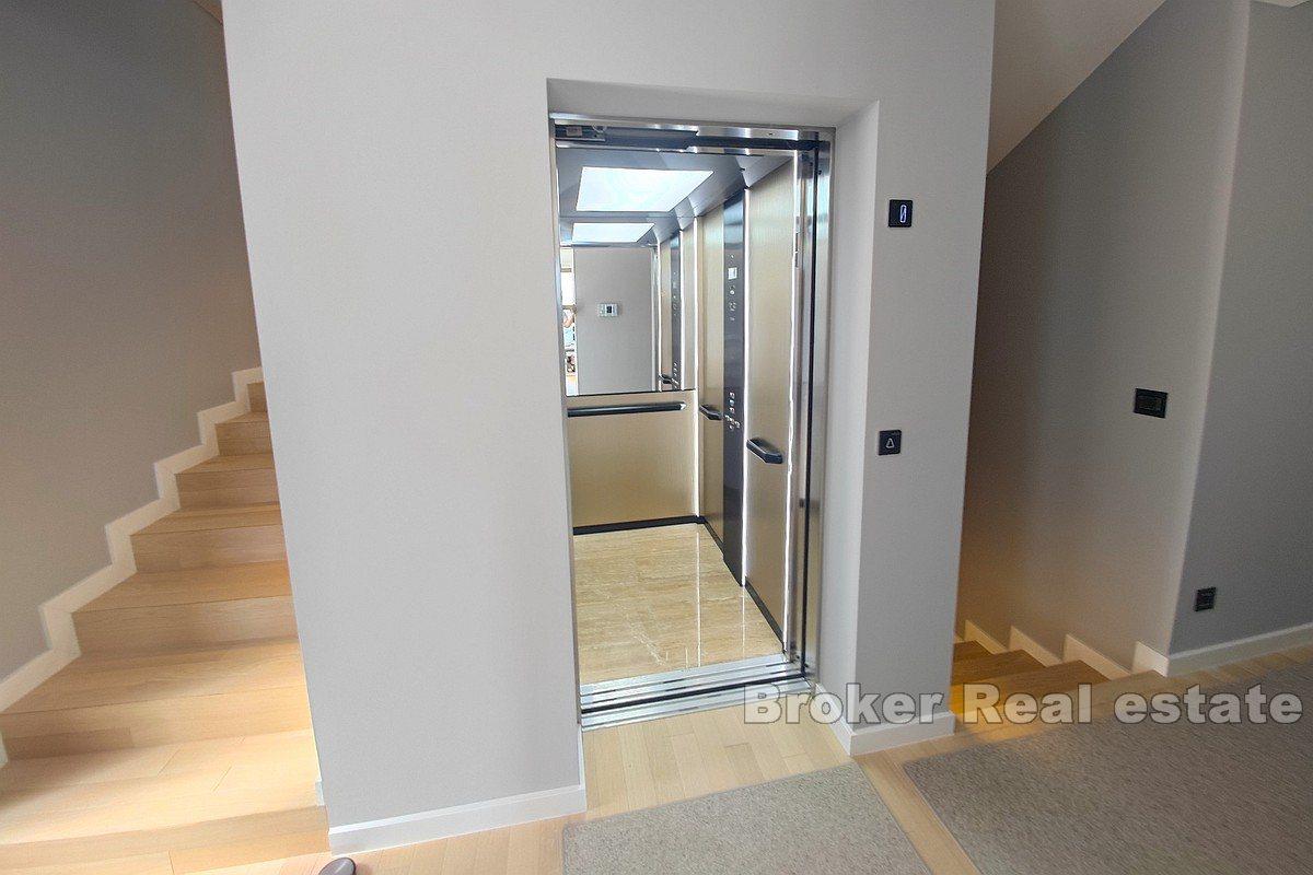 Moderna vila na plaži