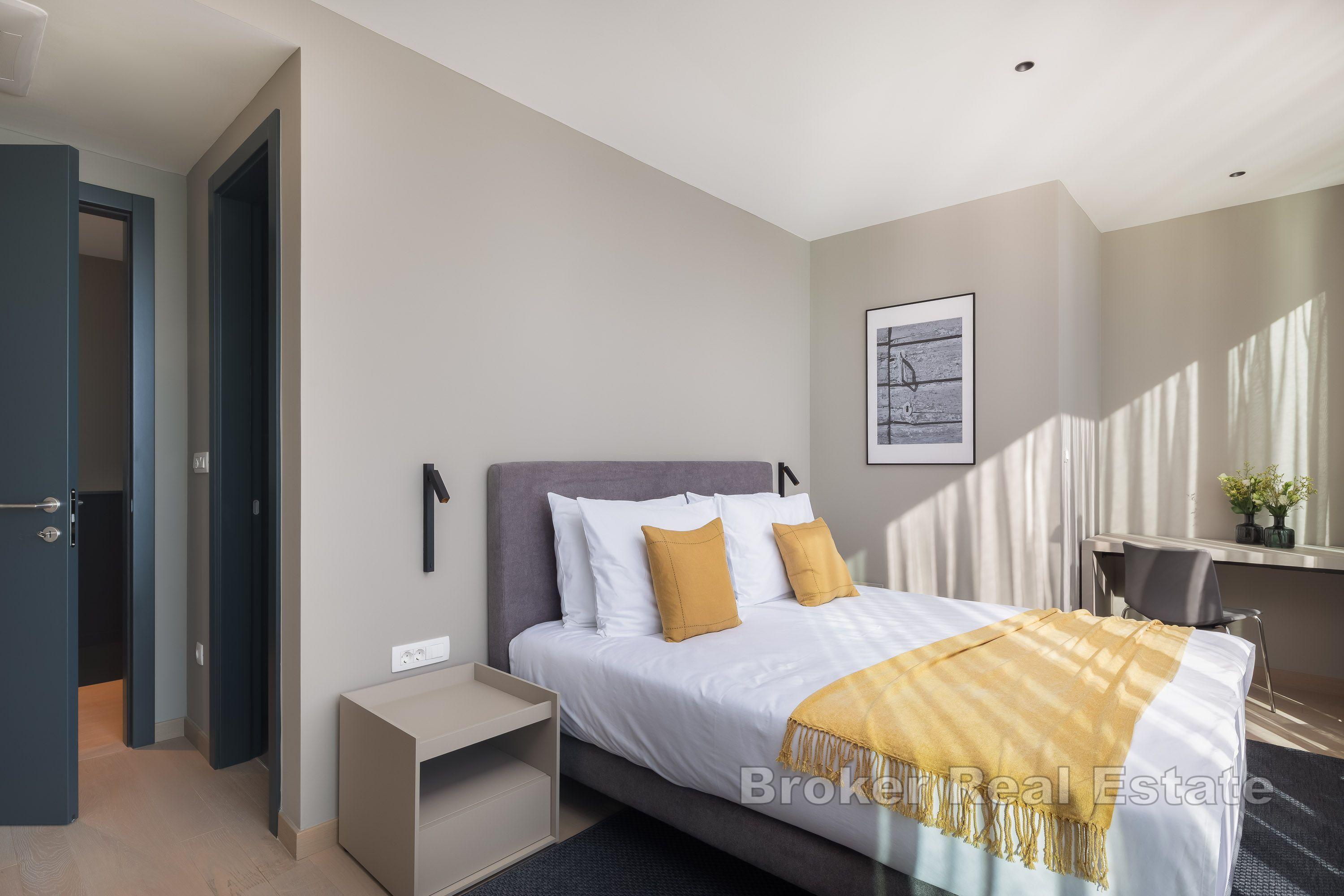 Villa moderna, prima fila al mare