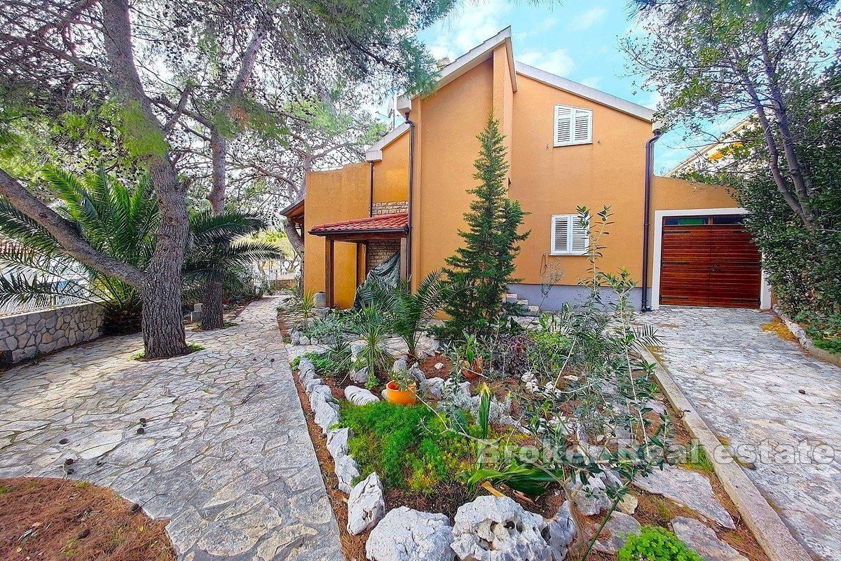 001-2021-399-sibenik-house-first-row-to-the-sea-for-sale