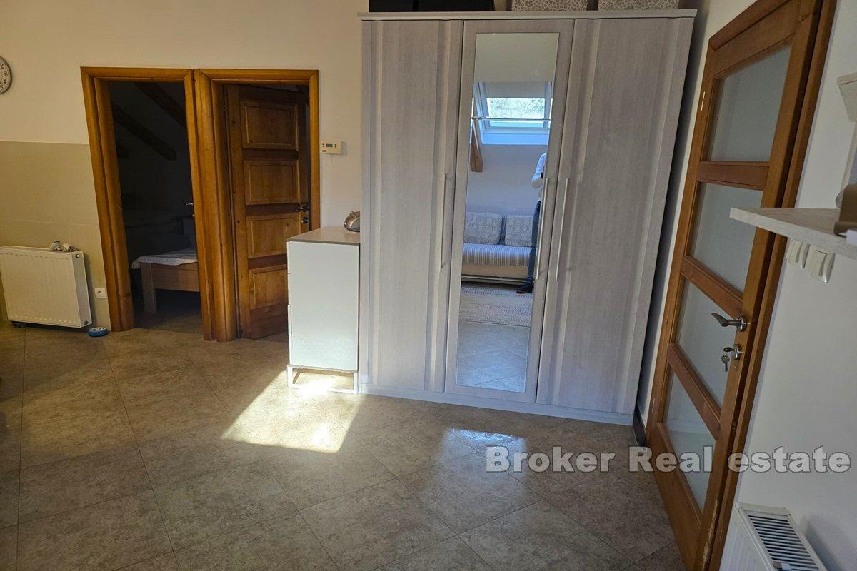 Familiehus ved sjøen