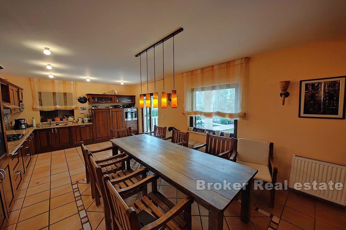 Вилла у моря