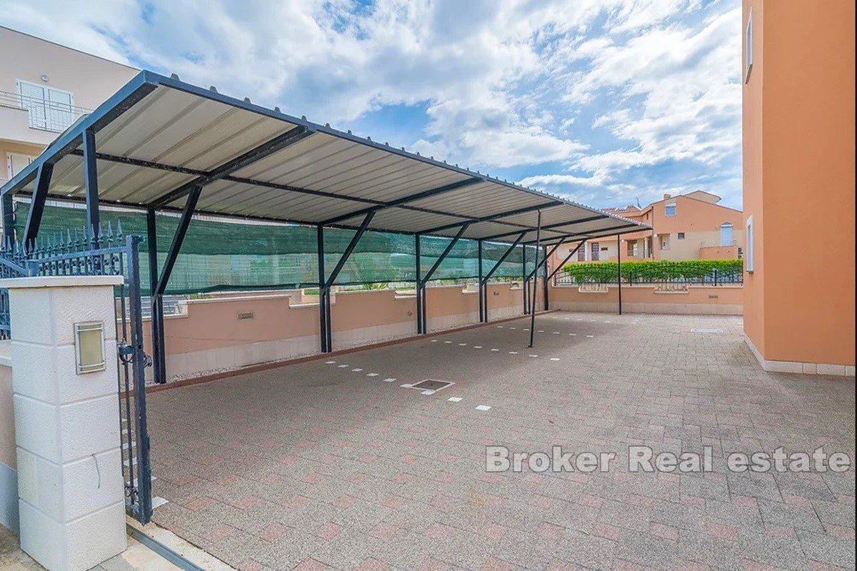 Casa sul mare e sulla spiaggia con diversi appartamenti