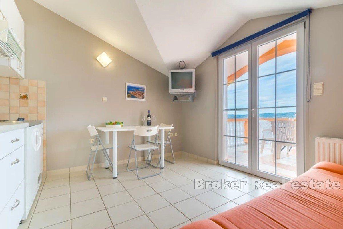 Casa sul mare e sulla spiaggia con diversi appartamenti