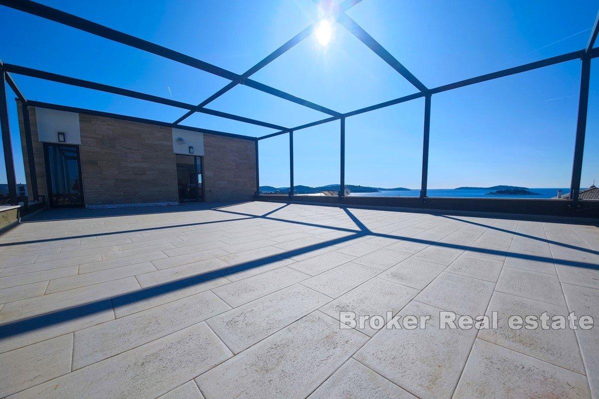 Moderní vila v blízkosti pláže a moře