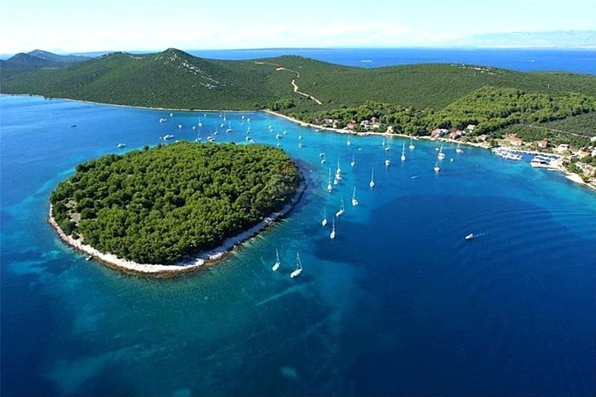 Bauland am Meer und Strand, Insel Molat