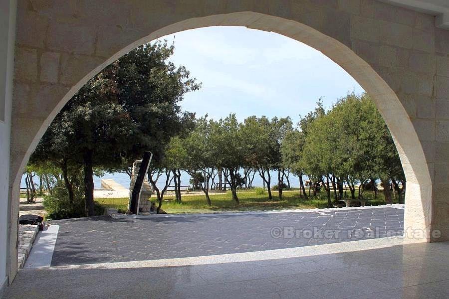 Zadar, novoizgrađena vila