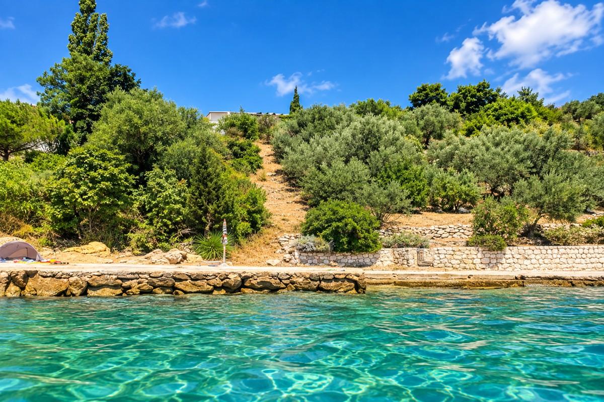 001-2021-411a-zadar-area-land-plot-first-row-to-the-sea-for-sale