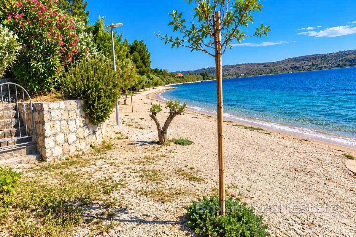 Terreno con accesso diretto alla spiaggia