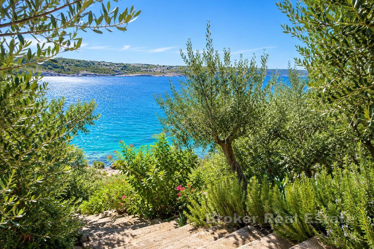 Terreno con accesso diretto alla spiaggia