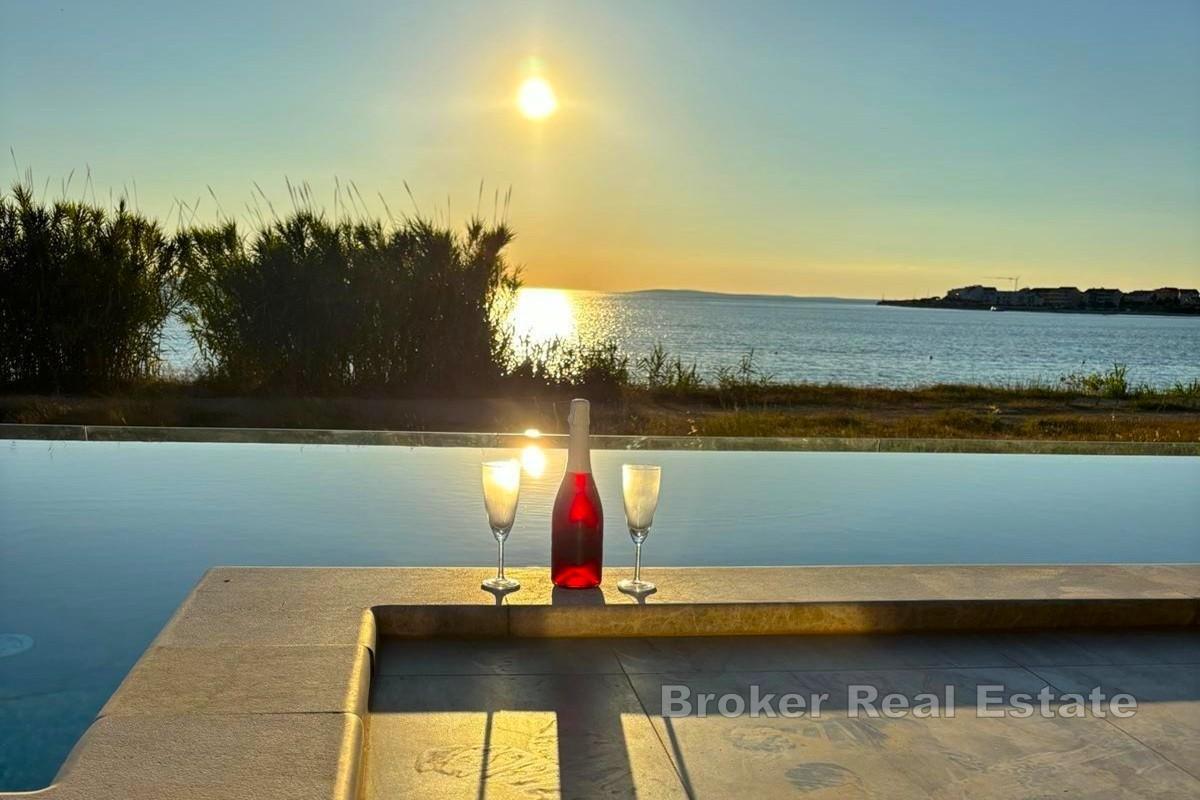 Moderní apartmán v první řadě u moře