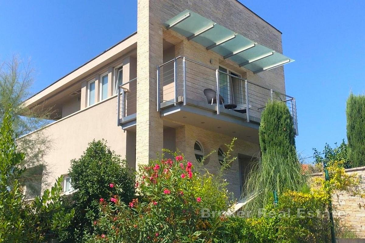Vila s bazénom