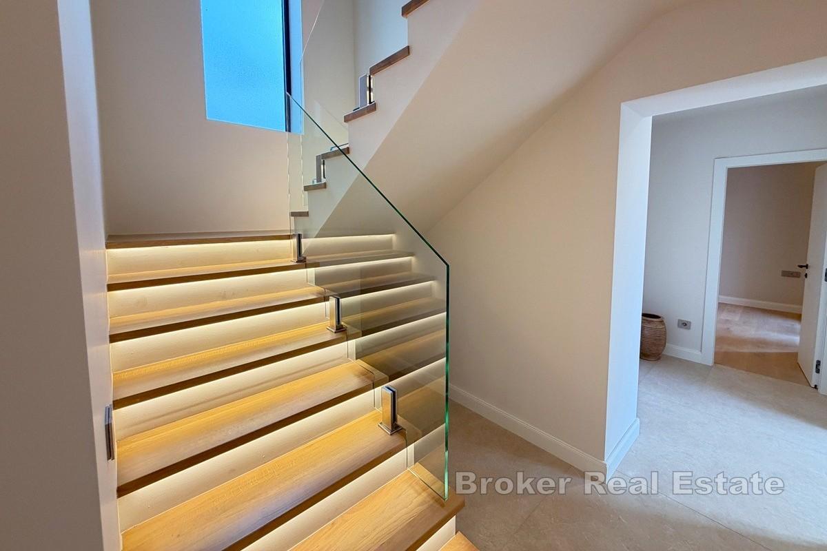 Willa nad morzem z panoramicznym widokiem