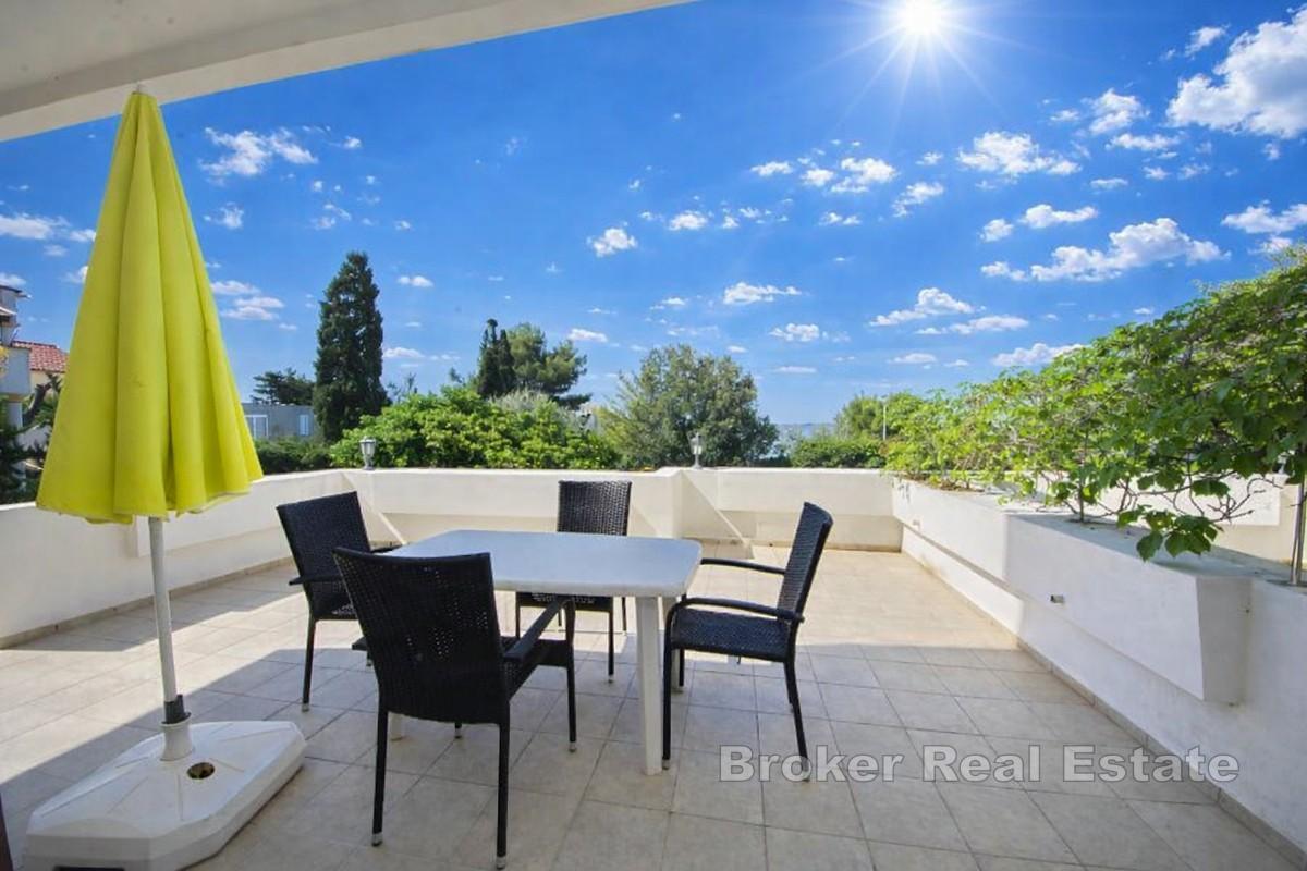 Apartamentowiec w pierwszym rzędzie od morza