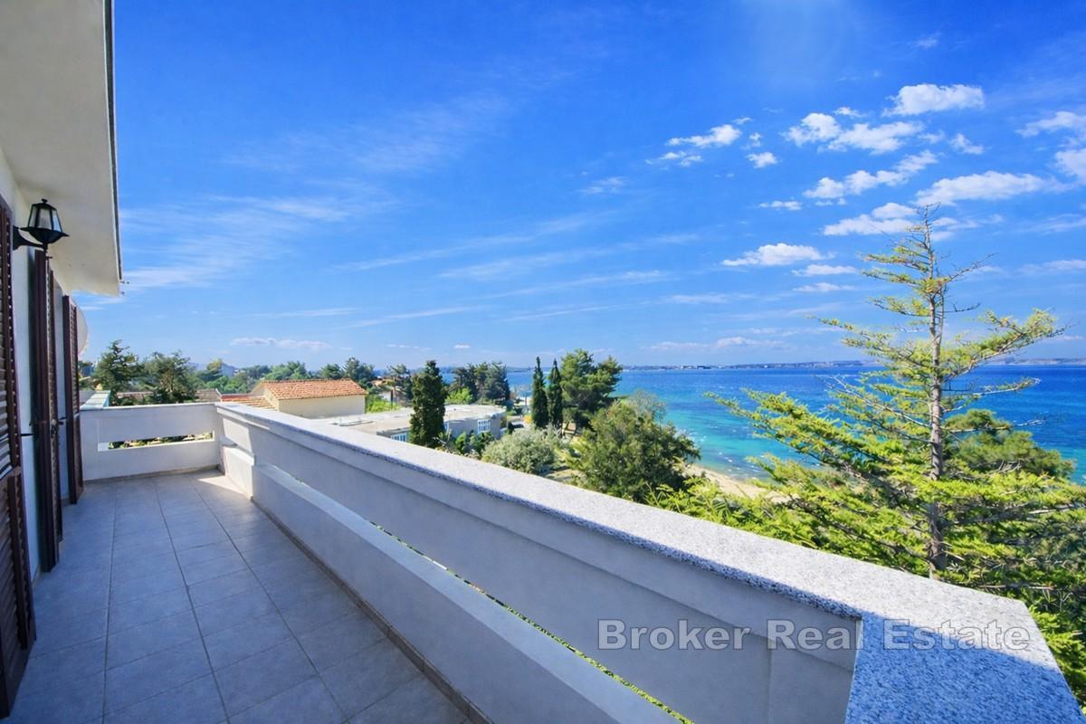 Apartmenthaus in erster Strandreihe