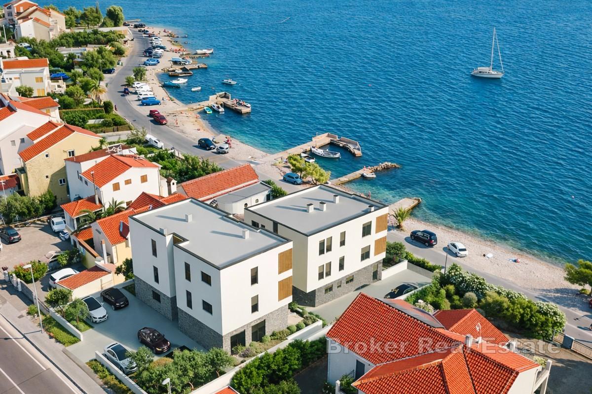 Appartements neufs de deux chambres en première ligne de mer