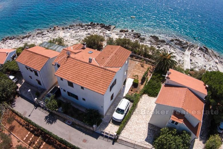 Rogoznica, charmante maison au bord de la mer