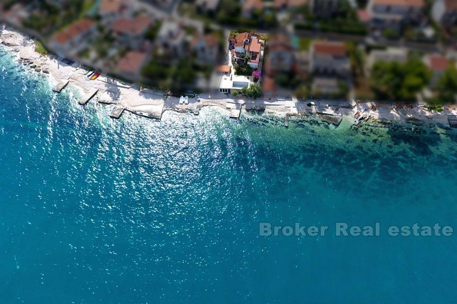 Остров Чиово - Дом в первом ряду от моря с прямым выходом на пляж