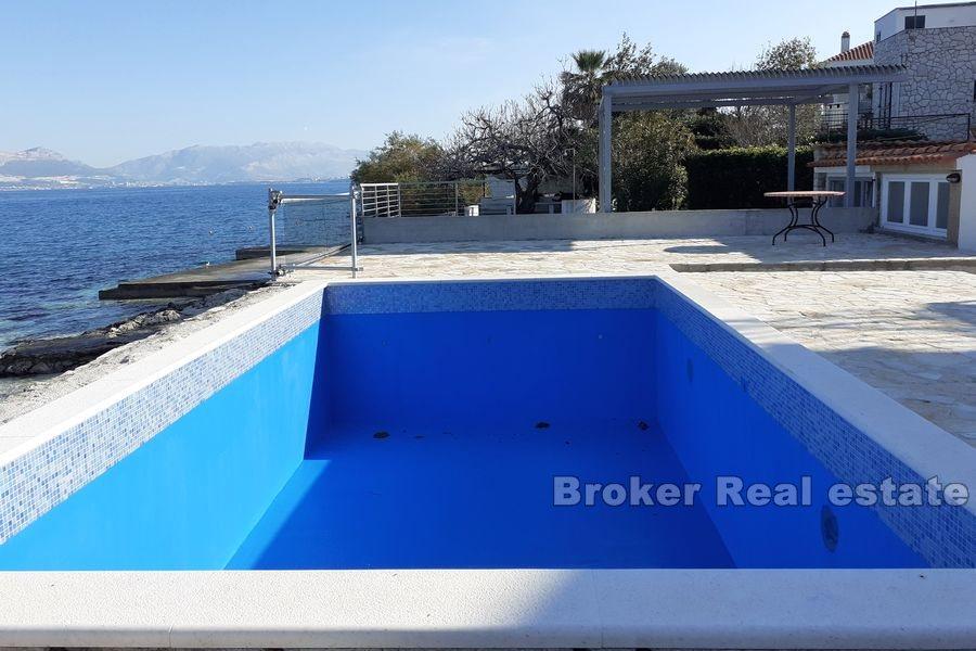 Остров Чиово - Дом в первом ряду от моря с прямым выходом на пляж