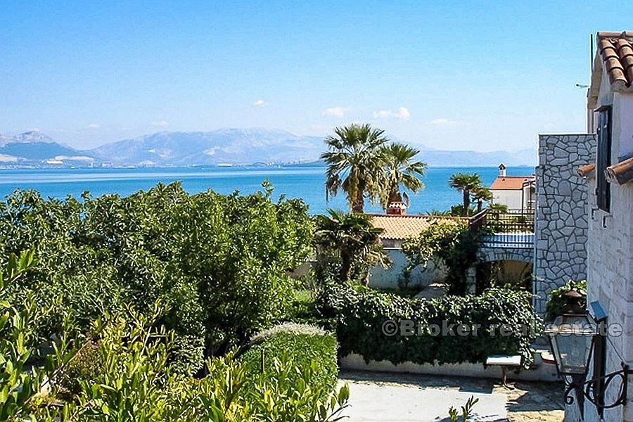 Остров Чиово - Дом в первом ряду от моря с прямым выходом на пляж