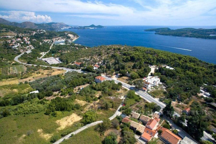 Nedaleko Dubrovníku, stavební pozemek se zříceninou