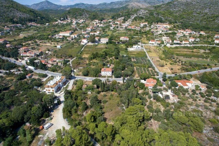 Nedaleko Dubrovníku, stavební pozemek se zříceninou