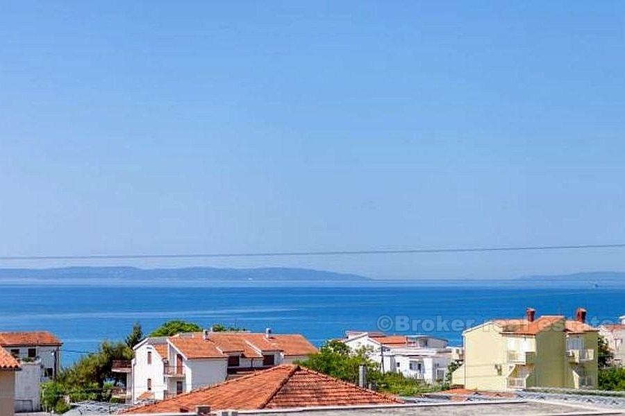 Podstrana - nedaleko Splitu, třípokojový byt