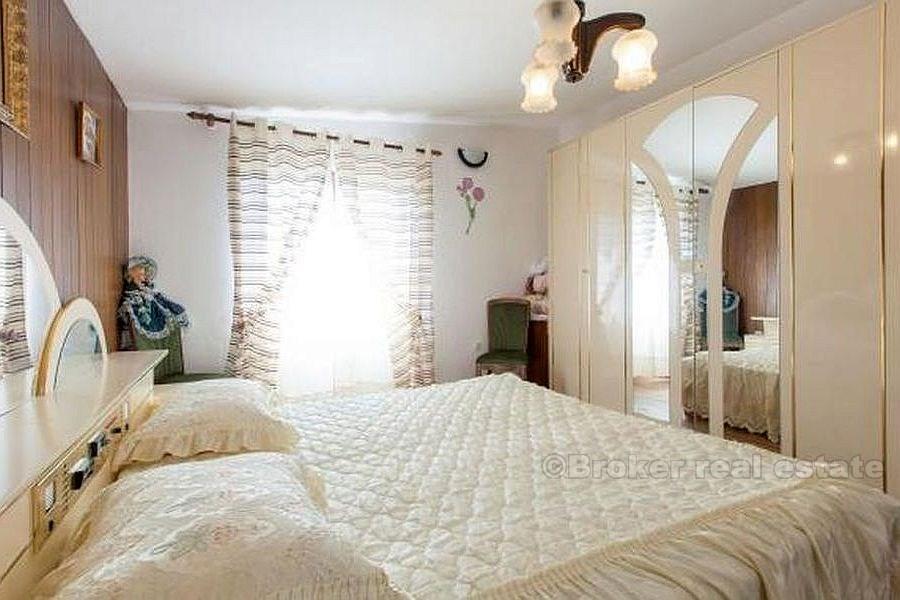 Podstrana - à proximité de Split, appartement de deux chambres