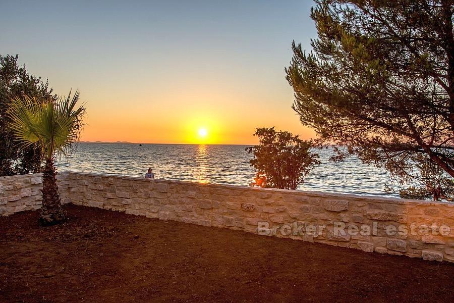 Zadar, willa z basenem, nad morzem