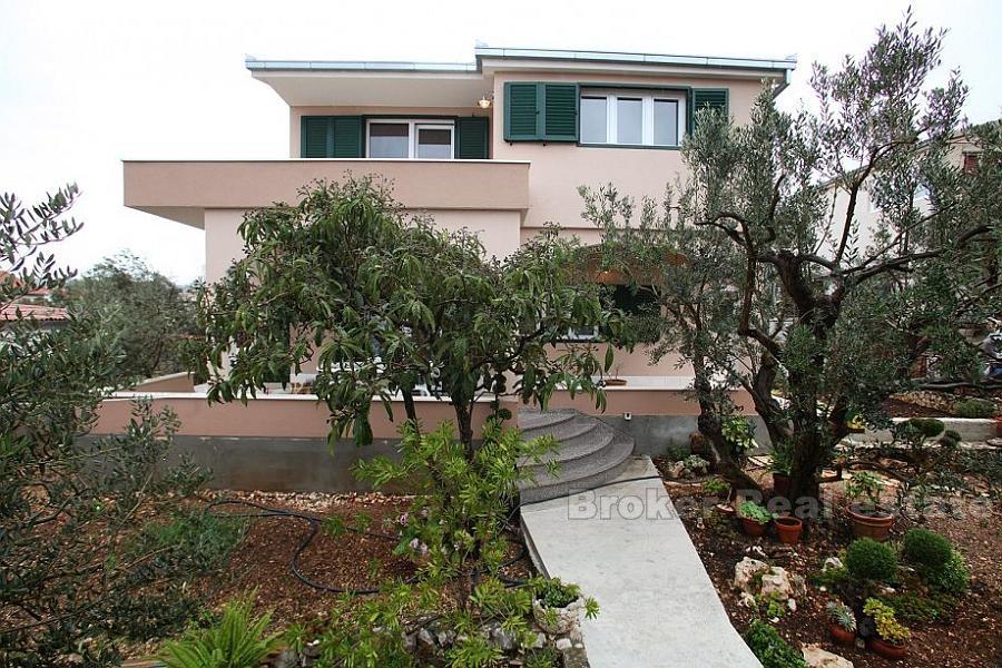 W pobliżu Rogoznica, dom blisko morza