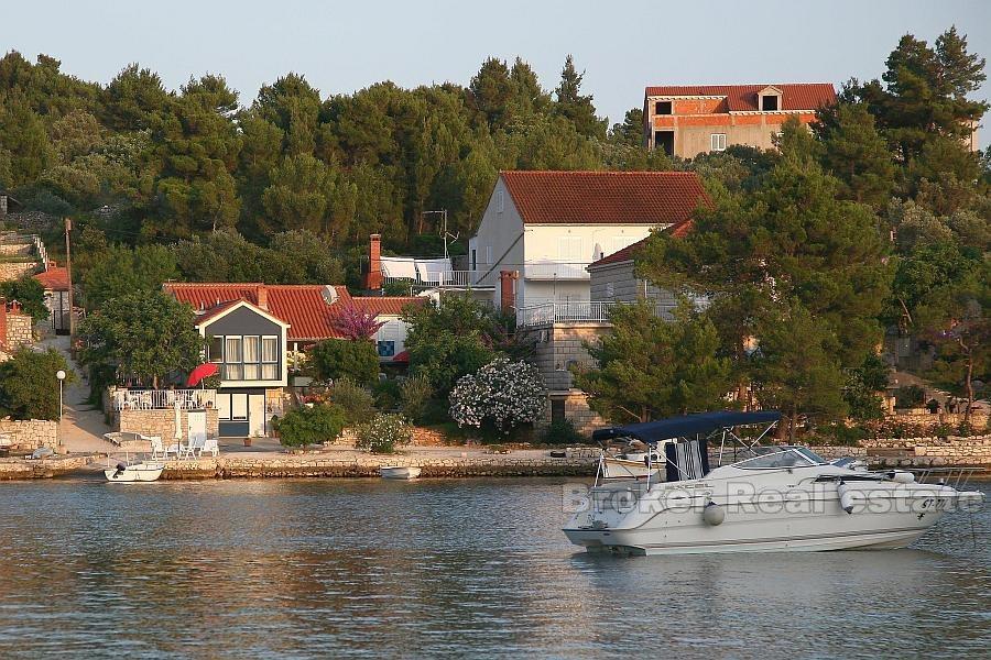 Île de Korcula, maison au bord de la mer