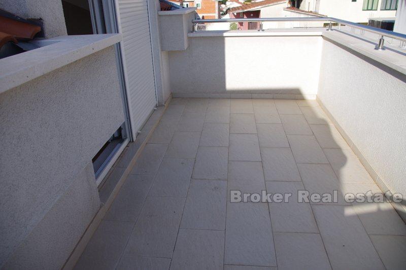 Près de Makarska, appartements de luxe dans un immeuble neuf