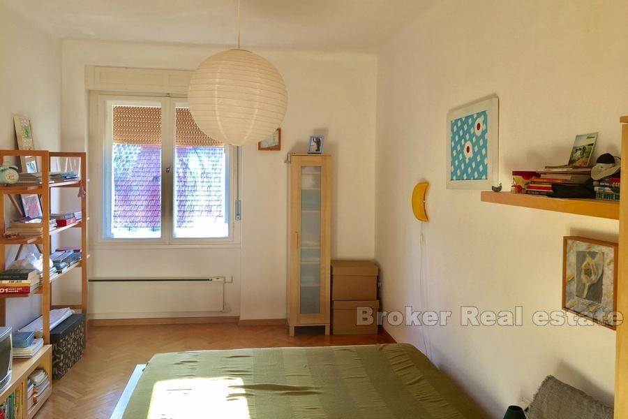 Split, Manus, odnowiony apartament z trzema sypialniami