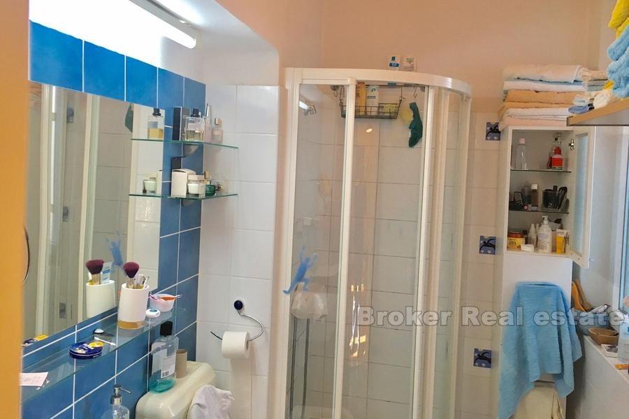 Split, Manus, odnowiony apartament z trzema sypialniami